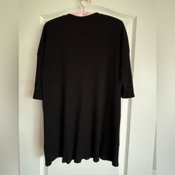 🪷CHRIS AND CAROL Black Tunic with 3/4 Length Sleeves - Picture 5 of 7